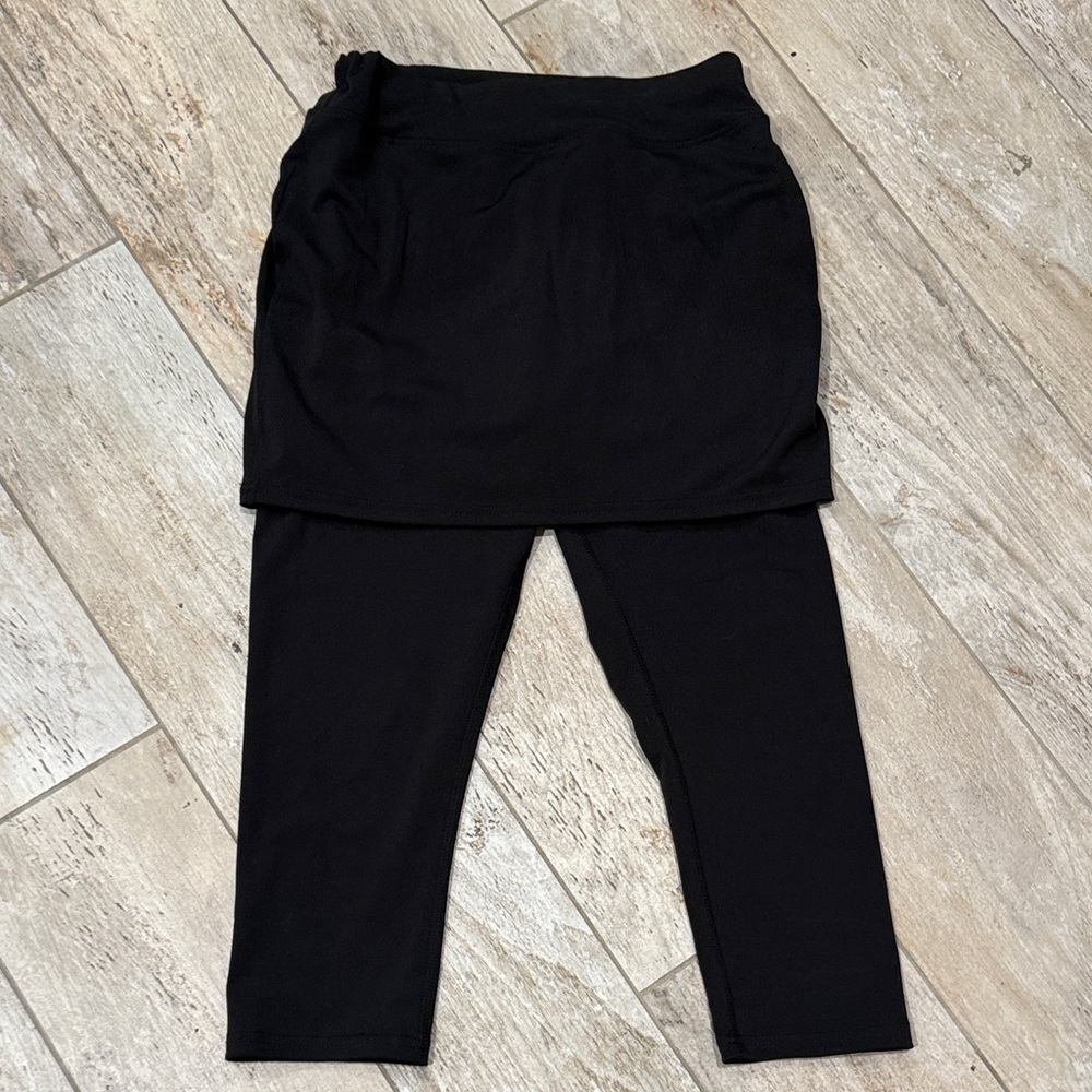 Women’s Black Skirted Leggings Size M